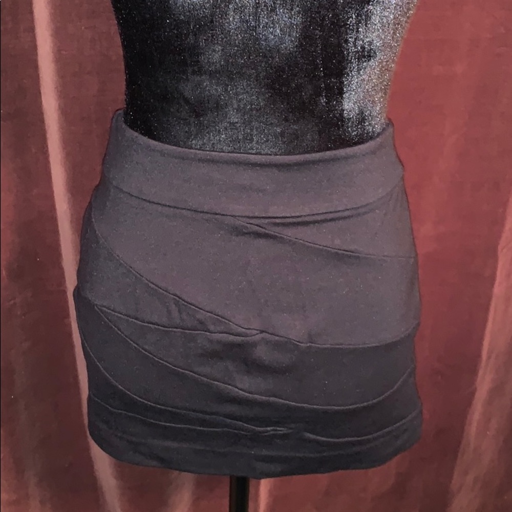 Skirt - Picture 2 of 2
